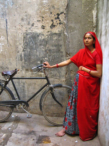 A pregnant woman in Kalupur. (Meena Kadri photo/Flickr)