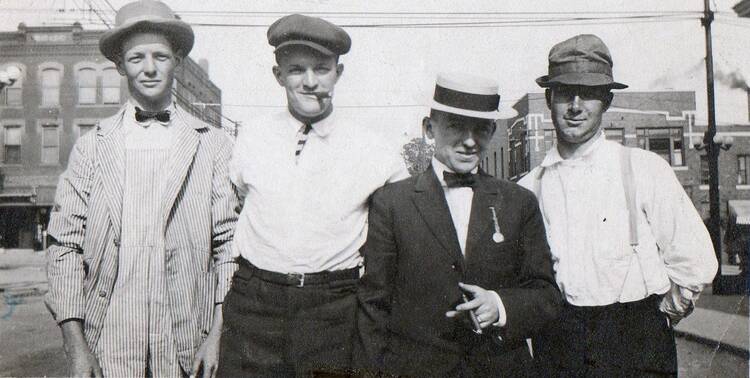 Irish immigrants in Kansas City, Missouri, c. 1909 (Photo via Wikimedia Commons)