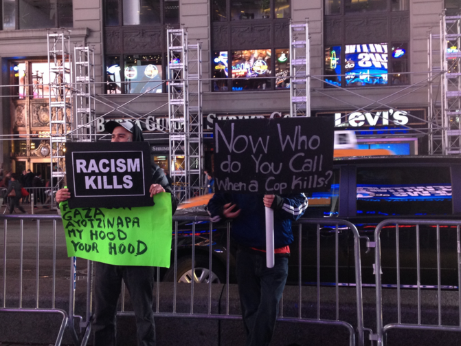 Protests near Times Square, New York, Dec. 3 (photo by Olga Segura). 