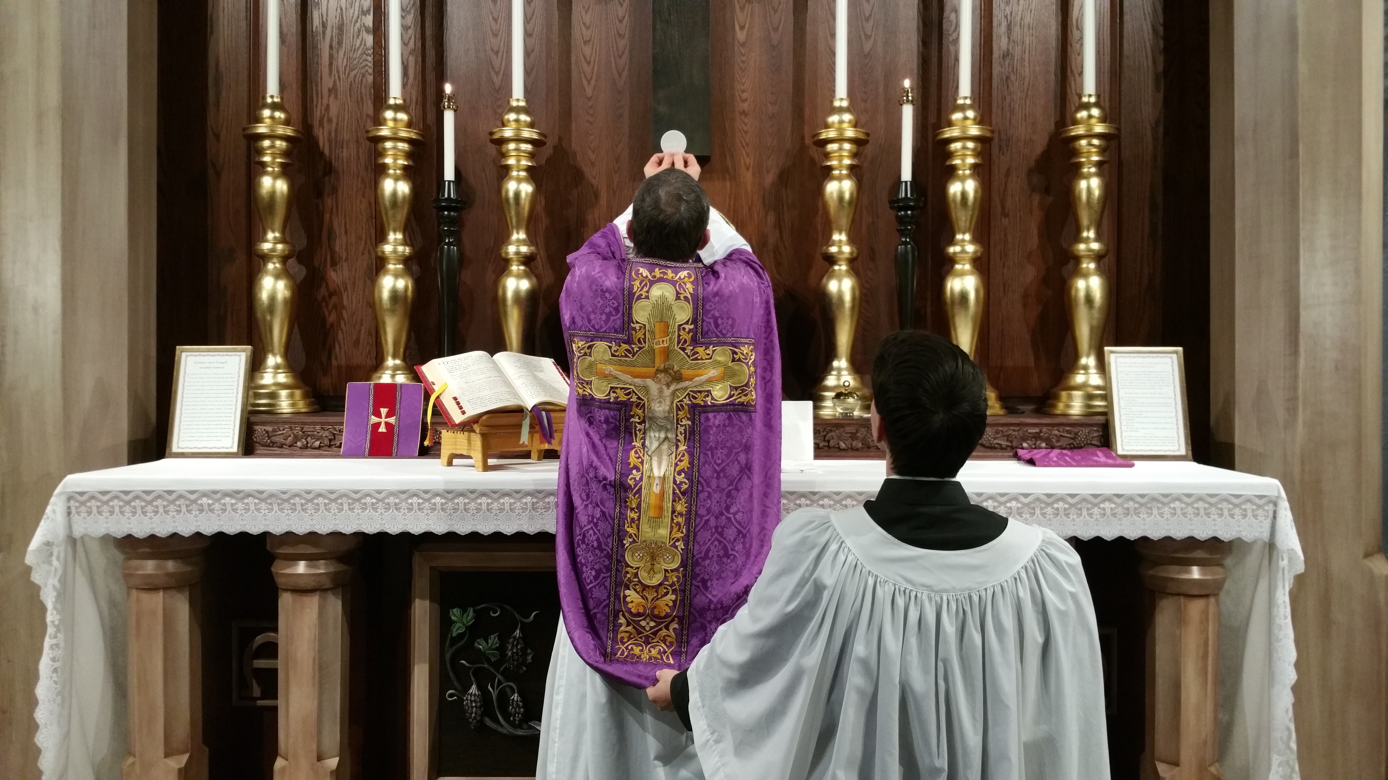 Latin Mass Fans Celebrate 10 year Anniversary In Rome Without Pope 