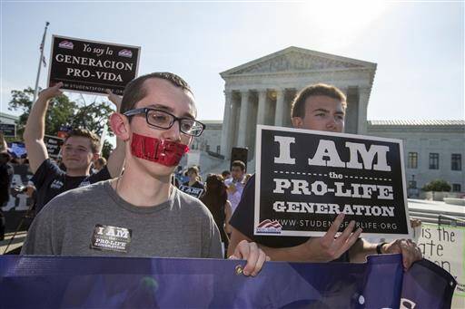 Supreme Court Strikes Down Texas Abortion Clinic Regulations | America ...