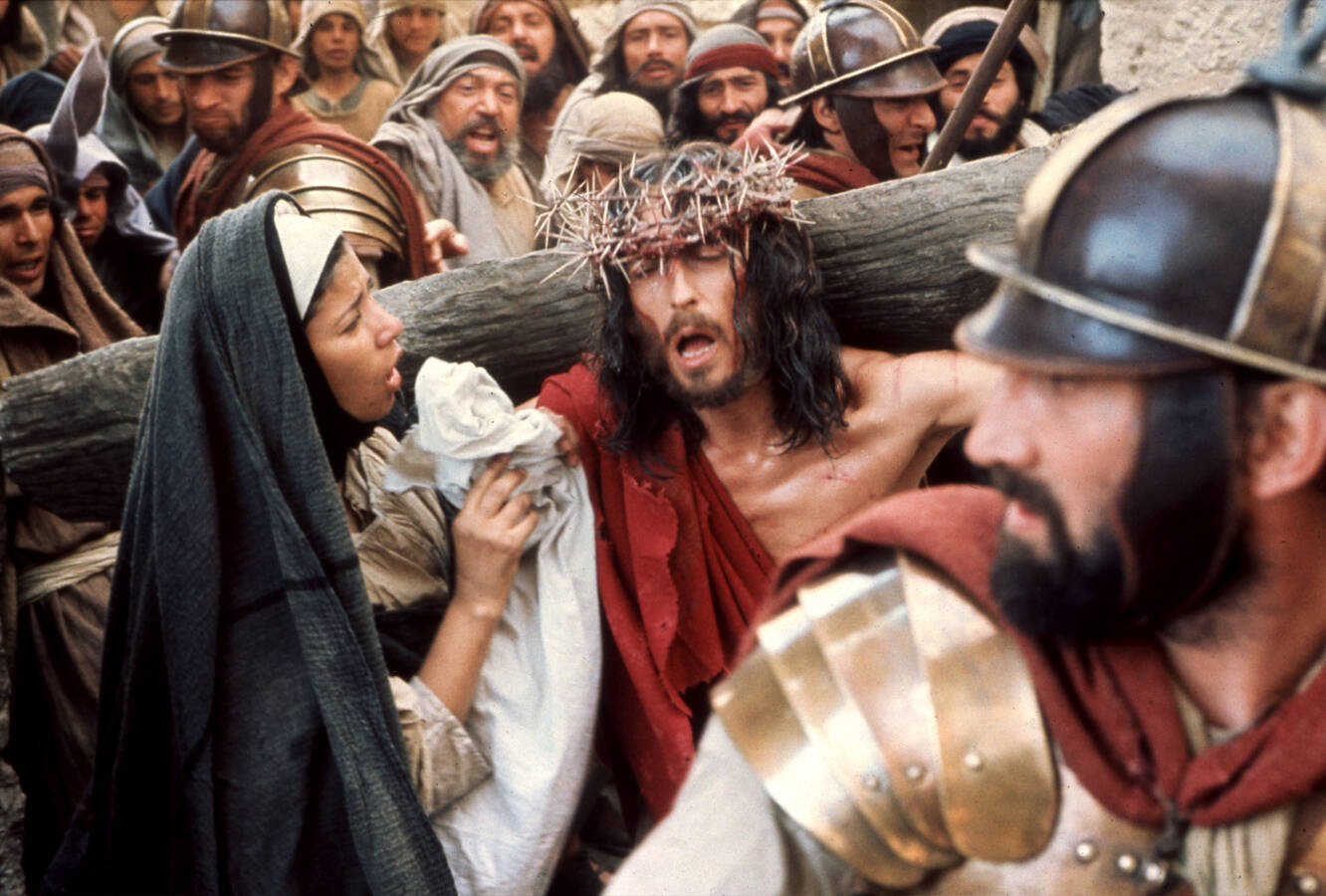 what language is spoken in the passion of christ movie