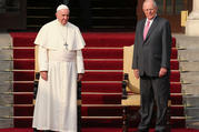  Pope Francis and Peruvian President Pedro Pablo Kuczynski stand outside the presidential palace in Lima, Peru, Jan.19.(CNS photo//Mariana Bazo, Reuters) 