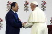 Pope Francis shakes hands with Egyptian President Abdel-Fattah El-Sissi, in Cairo, April 28 (AP Photo/Gregorio Borgia).